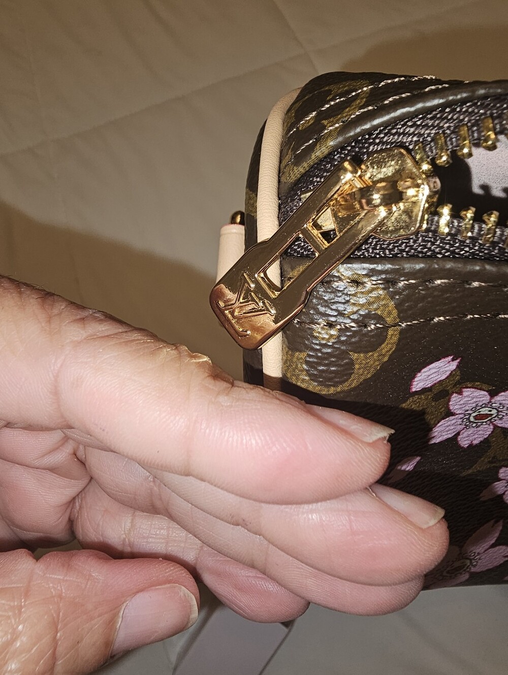 BEAUTIFUL LV x Takashi Murakami Speedy Bandoulière 25 Cherry Blossom Bag - Picture 14 of 16